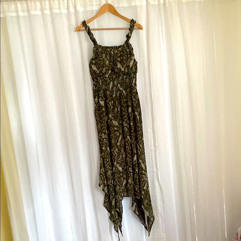 NWOT Derek Heart Elegant Green Paisley Dress